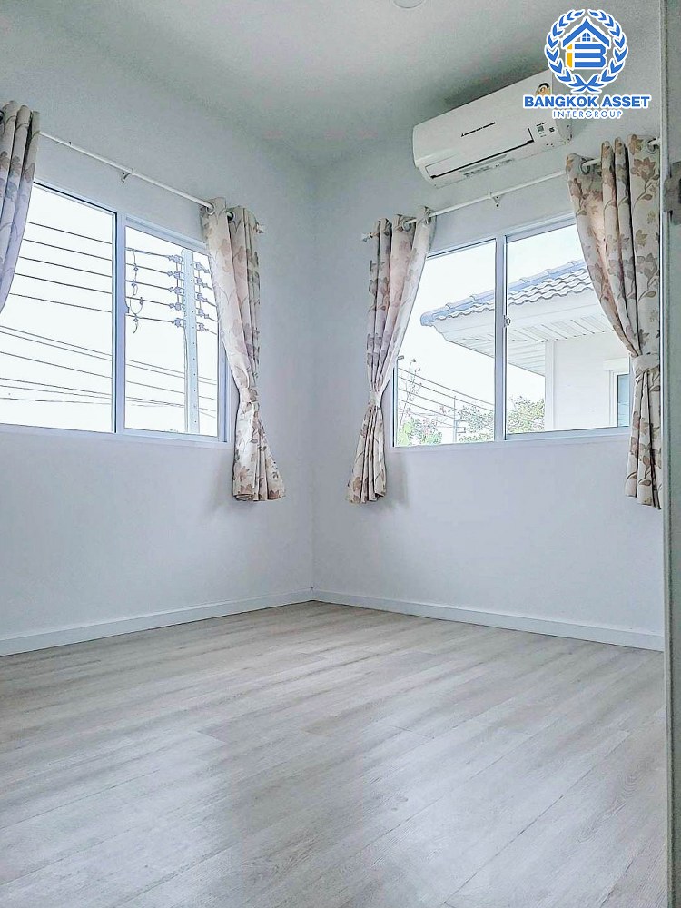 *****บ้านแฝดมือสองปทุมธานี โครงการ โมดิวิลล่า รังสิต-คลอง7 หลังมุม! เนื้อที่กว้างเกือบ 39 ตร.ว. ฟังก์ชัน 3 ห้องนอน 2 ห้องน้ำ 2 ที่จอดรถ บ้านสภาพดี พร้อมอยู่ บนทำเลเข้า-ออกเมืองสะดวก เชื่อมต่อถนนรังสิต-นครนายก, ถนนธัญบุรี ในราคาสุดคุ้ม!