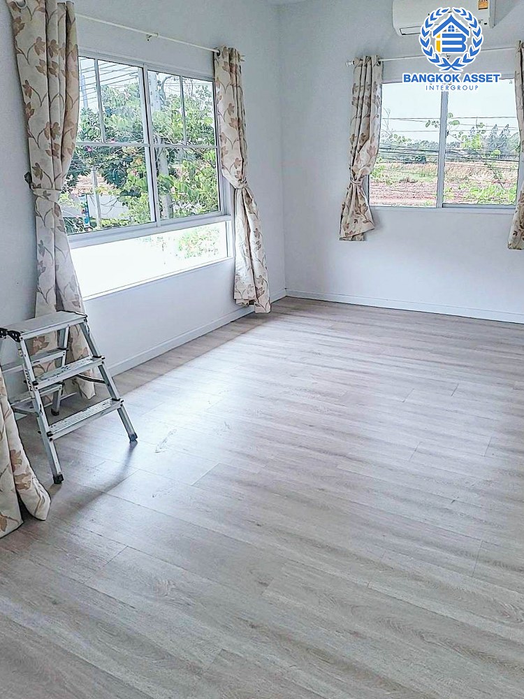 *****บ้านแฝดมือสองปทุมธานี โครงการ โมดิวิลล่า รังสิต-คลอง7 หลังมุม! เนื้อที่กว้างเกือบ 39 ตร.ว. ฟังก์ชัน 3 ห้องนอน 2 ห้องน้ำ 2 ที่จอดรถ บ้านสภาพดี พร้อมอยู่ บนทำเลเข้า-ออกเมืองสะดวก เชื่อมต่อถนนรังสิต-นครนายก, ถนนธัญบุรี ในราคาสุดคุ้ม!