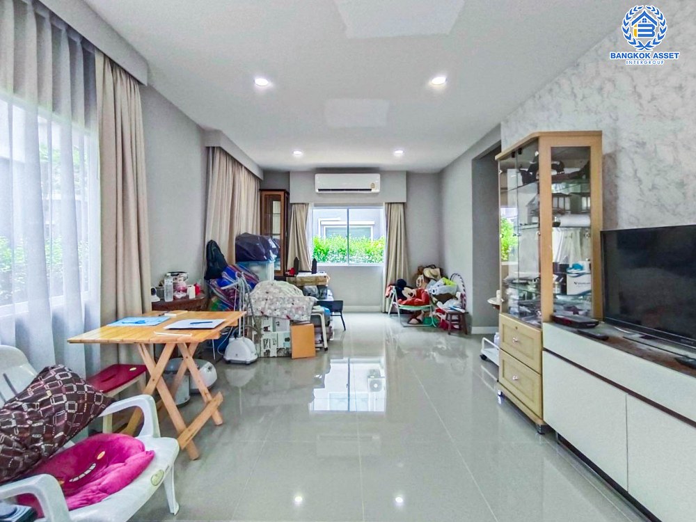 *****บ้านแฝดมือสองนนทบุรี โครงการ เพอร์เฟคพาร์ค แจ้งวัฒนะ เนื้อที่ 36.70 ตร.ว บ้านสภาพดีมากมีวอลล์เปเปอร์ทุกห้อง ฟังก์ชัน 3 ห้องนอน 2 ห้องน้ำ 2 ที่จอดรถ แถมฟรี! เครื่องปรับอากาศ ทำเลมีความเป็นส่วนตัว เดินทางสะดวกเข้า-ออกในเมืองได้ง่ายดาย เชื่อมต่อถนนชัยพฤกษ์, ถนนปากเกร็ด