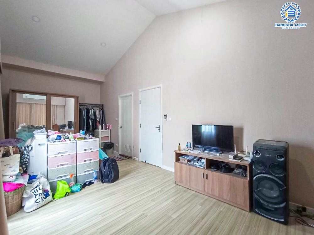 *****บ้านแฝดมือสองนนทบุรี โครงการ เพอร์เฟคพาร์ค แจ้งวัฒนะ เนื้อที่ 36.70 ตร.ว บ้านสภาพดีมากมีวอลล์เปเปอร์ทุกห้อง ฟังก์ชัน 3 ห้องนอน 2 ห้องน้ำ 2 ที่จอดรถ แถมฟรี! เครื่องปรับอากาศ ทำเลมีความเป็นส่วนตัว เดินทางสะดวกเข้า-ออกในเมืองได้ง่ายดาย เชื่อมต่อถนนชัยพฤกษ์, ถนนปากเกร็ด