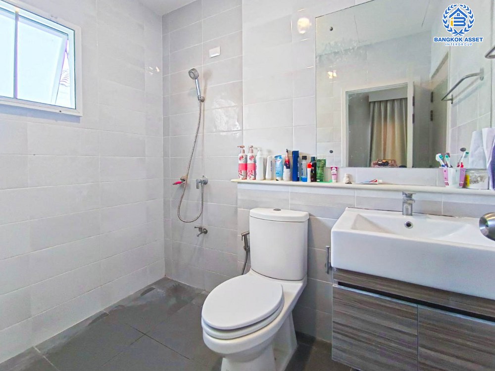 *****บ้านแฝดมือสองนนทบุรี โครงการ เพอร์เฟคพาร์ค แจ้งวัฒนะ เนื้อที่ 36.70 ตร.ว บ้านสภาพดีมากมีวอลล์เปเปอร์ทุกห้อง ฟังก์ชัน 3 ห้องนอน 2 ห้องน้ำ 2 ที่จอดรถ แถมฟรี! เครื่องปรับอากาศ ทำเลมีความเป็นส่วนตัว เดินทางสะดวกเข้า-ออกในเมืองได้ง่ายดาย เชื่อมต่อถนนชัยพฤกษ์, ถนนปากเกร็ด