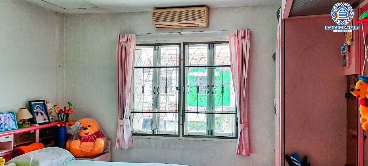 *****ทาวน์เฮ้าส์มือสองนนทบุรี หมู่บ้าน นันทิชา2 บางกรวย-ไทรน้อย เนื้อที่ 17 ตร.ว. ฟังก์ชัน 2 ห้องนอน 2 ห้องน้ำ 1 ที่จอดรถ แถมฟรี! 1 เครื่องปรับอากาศ บนทำเลติด ถ.บางกรวย-กรุงเทพ เชื่อมต่อ ถ.บ้านกล้วย-ไทรน้อย, ถ.กาญจนาภิเษก ใกล้รถไฟฟ้าสายสีม่วง "สถานีคลองบางไผ่"