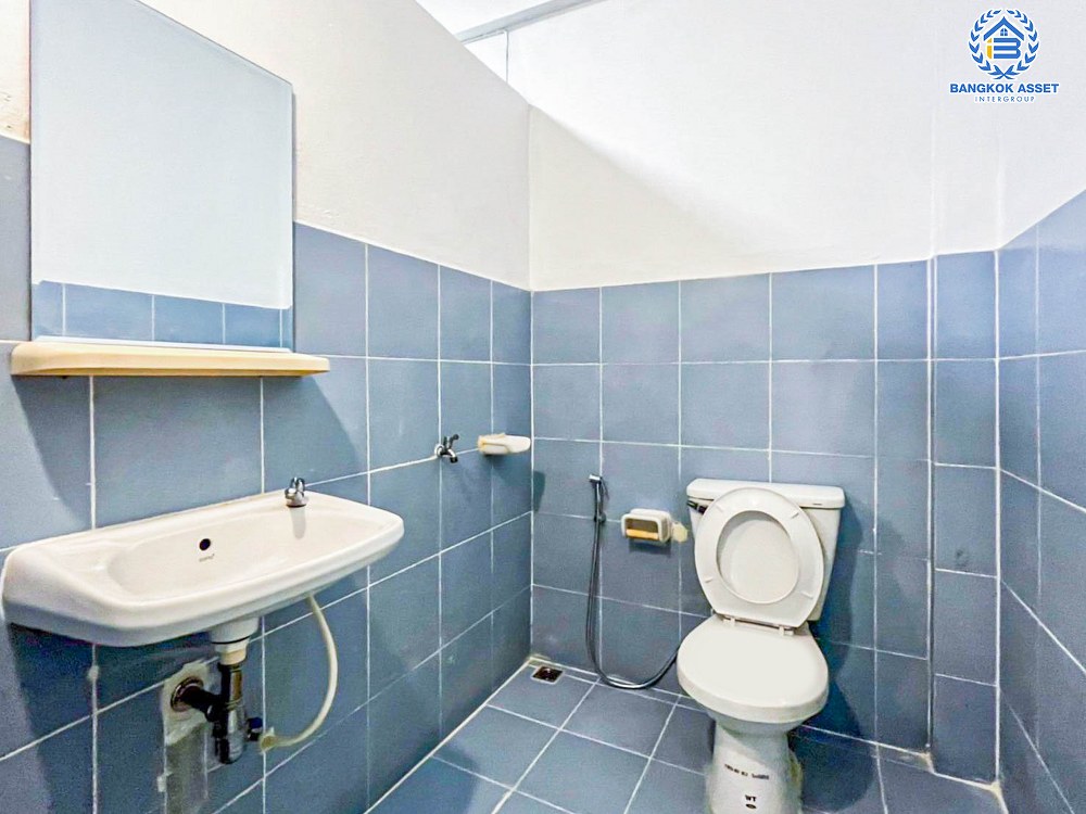 *****ทาวน์เฮ้าส์มือสอง โครงการ พีรวัส เพิ่มสิน เนื้อที่ 16 ตร.ว. ฟังก์ชัน 2 ห้องนอน 2 ห้องน้ำ 1 ที่จอดรถ บ้านสภาพดี บรรยากาศโครงการเป็นส่วนตัว บนทำเลเชื่อมต่อในเมืองได้ง่าย เข้า-ออกได้ทั้ง ถนนสายไหม ถนนเพิ่มสิน ถนนเทพรักษ์(ถนนตัดใหม่) ใกล้รถไฟฟ้าสายสีเขียว "สถานีสะพานใหม่" และจุดขึ้นทางด่วน "ฉลองรัช"