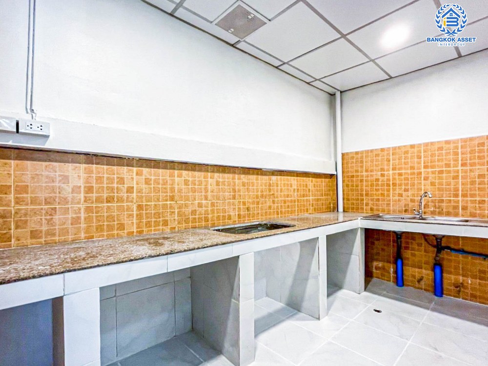 *****ทาวน์เฮ้าส์มือสอง โครงการ พีรวัส เพิ่มสิน เนื้อที่ 16 ตร.ว. ฟังก์ชัน 2 ห้องนอน 2 ห้องน้ำ 1 ที่จอดรถ บ้านสภาพดี บรรยากาศโครงการเป็นส่วนตัว บนทำเลเชื่อมต่อในเมืองได้ง่าย เข้า-ออกได้ทั้ง ถนนสายไหม ถนนเพิ่มสิน ถนนเทพรักษ์(ถนนตัดใหม่) ใกล้รถไฟฟ้าสายสีเขียว "สถานีสะพานใหม่" และจุดขึ้นทางด่วน "ฉลองรัช"