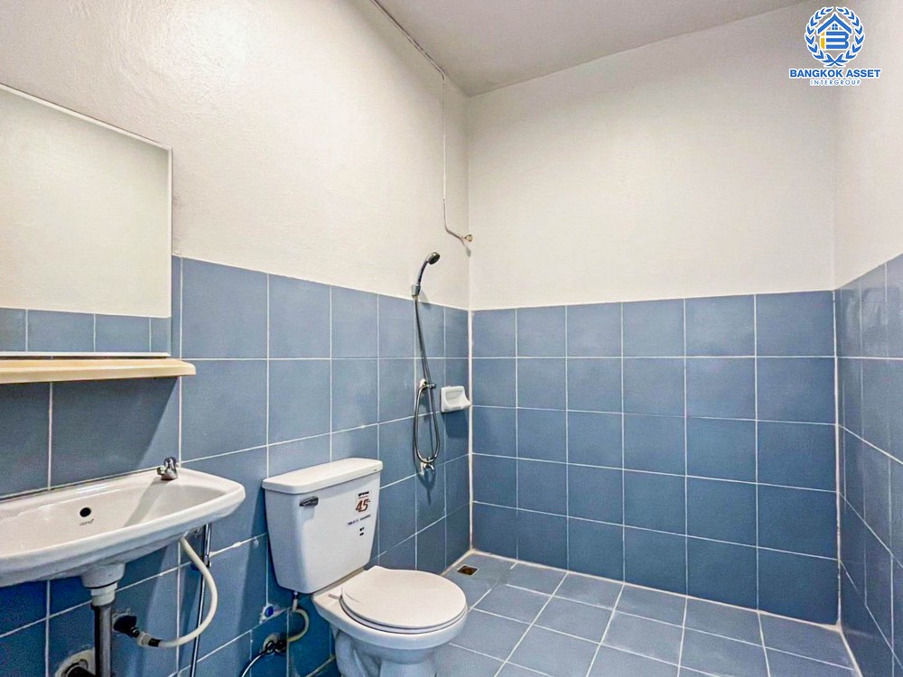 *****ทาวน์เฮ้าส์มือสอง โครงการ พีรวัส เพิ่มสิน เนื้อที่ 16 ตร.ว. ฟังก์ชัน 2 ห้องนอน 2 ห้องน้ำ 1 ที่จอดรถ บ้านสภาพดี บรรยากาศโครงการเป็นส่วนตัว บนทำเลเชื่อมต่อในเมืองได้ง่าย เข้า-ออกได้ทั้ง ถนนสายไหม ถนนเพิ่มสิน ถนนเทพรักษ์(ถนนตัดใหม่) ใกล้รถไฟฟ้าสายสีเขียว "สถานีสะพานใหม่" และจุดขึ้นทางด่วน "ฉลองรัช"