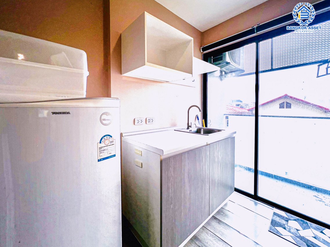 *****คอนโดมิเนียมมือสองกรุงเทพมหานคร โครงการ ไลบรารี่ เฮ้าส์ จรัญ13 ห้องมุม! เนื้อที่เกือบ 27 ตร.ว. ฟังก์ชัน 1 ห้องนอน 1 ห้องน้ำ 1 ที่จอดรถ สภาพใหม่ ไม่ค่อยได้อยู่ บนทำเลดี ใกล้รถไฟฟ้าสายสีน้ำเงิน "สถานีจรัญฯ 13" เพียง 5 นาทีเท่านั้น จองเลย