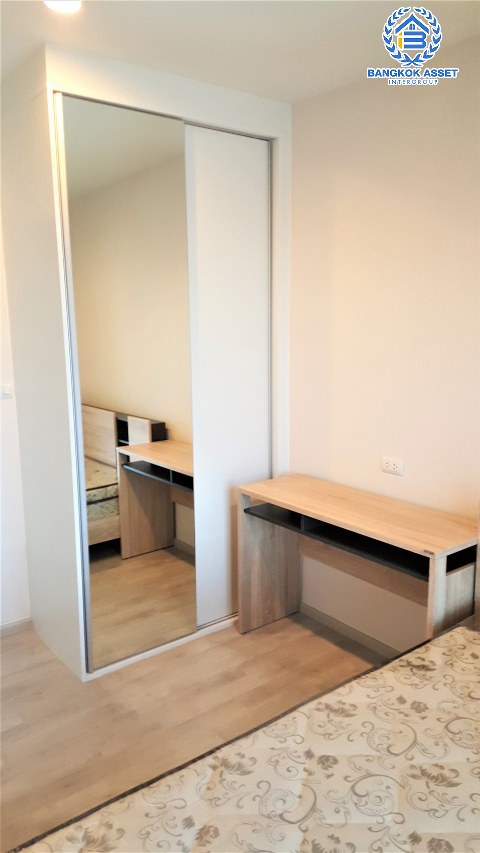 *****คอนโดมิเนียมมือสองนนทบุรี โครงการ พลัมคอนโด เซ็นทรัล สเตชั่น เนื้อที่ 24.14 ตร.ว. ฟังก์ชัน 1 ห้องนอน 1 ห้องน้ำ 1 ที่จอดรถ แถมฟรี! 2 เครื่องปรับอากาศ 1 เครื่องทำน้ำอุ่น และเฟอร์นิเจอร์ บนทำเลติดเซ็นทรัล เวสต์เกต 800 เมตรถึงรถไฟฟ้าสายสีม่วง "สถานีตลาดบางใหญ่" และใกล้ทางด่วน "กาญจนาภิเษก"