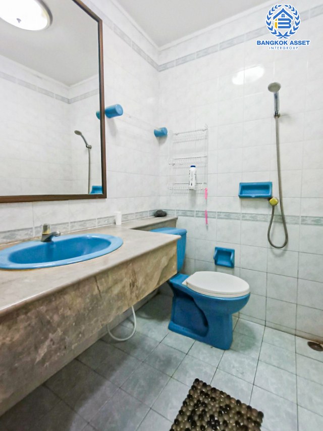 ทาวน์เฮ้าส์มือสองนนทบุรี หมู่บ้าน ลุมพินี บางบัวทอง เนื้อที่ 17 ตร.ว. ฟังก์ชัน 2 ห้องนอน 2 ห้องน้ำ 1 ที่จอดรถ แถมฟรี! 1 เครื่องปรับอากาศ 1 เครื่องทำน้ำอุ่น บนทำเลเดินทางสะดวก เพียง 7 นาทีก็ถึงรถไฟฟ้าสายสีม่วง "สถานีคลองบางไผ่" ใกล้ทางด่วน "ศรีรัช" จองเลย!