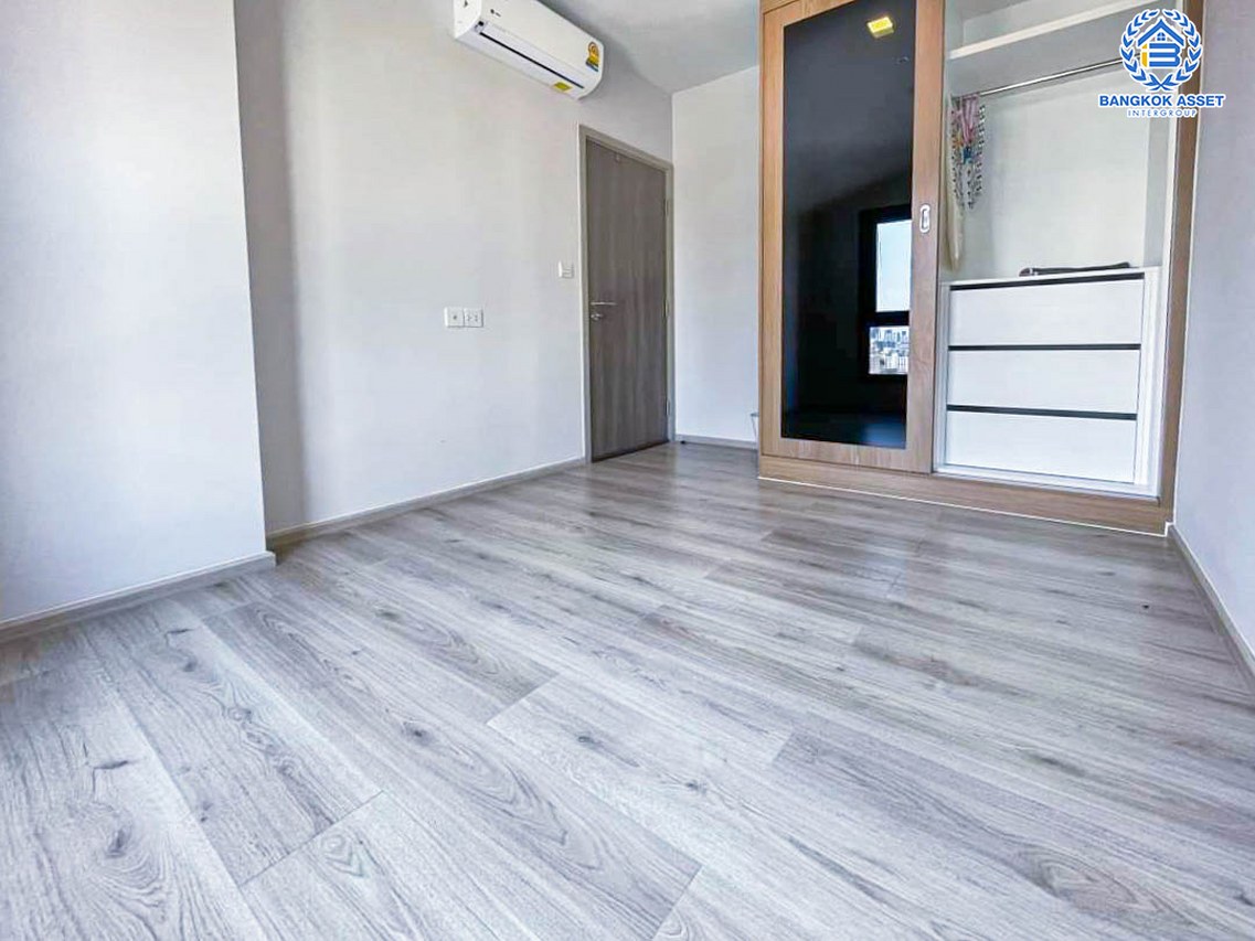 *****คอนโดมิเนียมมือสองกรุงเทพมหานคร โครงการ เมทริส ลาดพร้าว เนื้อที่กว้าง 31.45 ตร.ว. ฟังก์ชัน 1 ห้องนอน 1 ห้องน้ำ 1 ที่จอดรถ คอนโดเลี้ยงสัตว์ได้ สภาพใหม่ บนทำเลดีย่านลาดพร้าว เชื่อมต่อถนนลาดพร้าว, ถนนวิภาวดีรังสิต 900 เมตรก็ถึงรถไฟฟ้าสายสีม่วง "สถานีลาดพร้าว" และใกล้ทางด่วน "รัชดา"