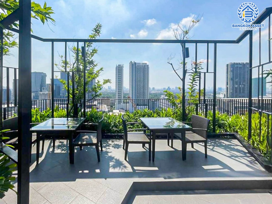 *****คอนโดมิเนียมมือสองกรุงเทพมหานคร โครงการ เมทริส ลาดพร้าว เนื้อที่กว้าง 31.45 ตร.ว. ฟังก์ชัน 1 ห้องนอน 1 ห้องน้ำ 1 ที่จอดรถ คอนโดเลี้ยงสัตว์ได้ สภาพใหม่ บนทำเลดีย่านลาดพร้าว เชื่อมต่อถนนลาดพร้าว, ถนนวิภาวดีรังสิต 900 เมตรก็ถึงรถไฟฟ้าสายสีม่วง "สถานีลาดพร้าว" และใกล้ทางด่วน "รัชดา"