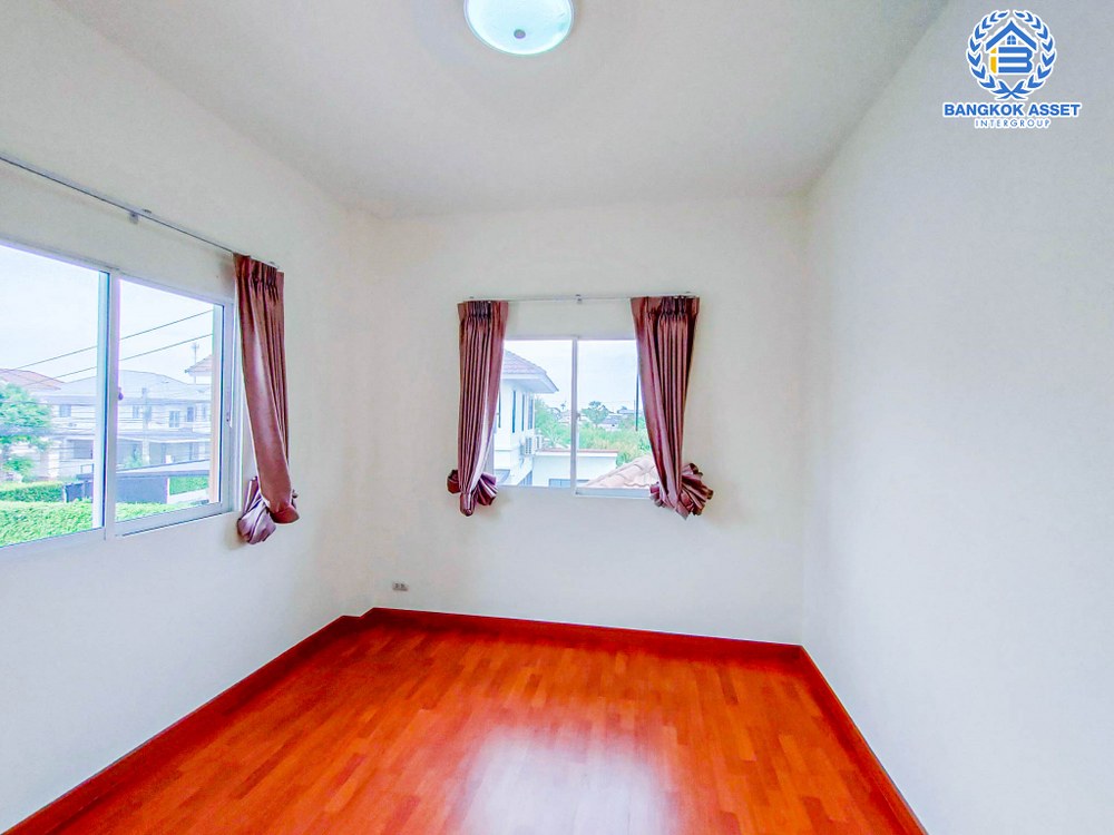 บ้านเดี่ยวมือสอง สไตล์โมเดิร์น โครงการ ลลิลอินเดอะพาร์ค บางใหญ่ ต่อเติมเต็มทั้งหลัง พร้อมอยู่ตอบโจทย์ทุกฟังก์ชัน เนื้อที่ 50 ตร.ว. ฟังก์ชัน 3 ห้องนอน 2 ห้องน้ำ 2 ที่จอดรถ บนทำเลดี เดินทางสะดวก เพียง 5 นาทีถึงรถไฟฟ้าสายสีม่วง "สถานีตลาดบางใหญ่" ใกล้ทางด่วน "ศรีรัช"...