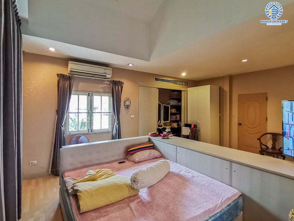 *****บ้านเดี่ยวมือสอง โครงการ เพอร์เฟคเพลส รัตนาธิเบศร์-ไทรม้า บ้านหลังใหญ่ พื้นที่กว่า 100 ตร.ว. ฟังก์ชัน 4 ห้องนอน 3 ห้องน้ำ 2 ที่จอดรถ พื้นที่ใช้สอยถึง 310 ตร.ม. แถมฟรี!! เครื่องปรับอากาศ ส่วนกลางโครงการครบครัน ที่สุดแห่งทำเลโซนเมืองเชื่อมสู่หลายเส้นทาง ใกล้รถไฟฟ้า "สถานีบางรักน้อยท่าอิฐ" และทางด่วน "ศรีรัช"