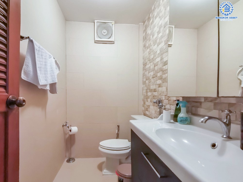 *****บ้านเดี่ยวมือสอง โครงการ เพอร์เฟคเพลส รัตนาธิเบศร์-ไทรม้า บ้านหลังใหญ่ พื้นที่กว่า 100 ตร.ว. ฟังก์ชัน 4 ห้องนอน 3 ห้องน้ำ 2 ที่จอดรถ พื้นที่ใช้สอยถึง 310 ตร.ม. แถมฟรี!! เครื่องปรับอากาศ ส่วนกลางโครงการครบครัน ที่สุดแห่งทำเลโซนเมืองเชื่อมสู่หลายเส้นทาง ใกล้รถไฟฟ้า "สถานีบางรักน้อยท่าอิฐ" และทางด่วน "ศรีรัช"