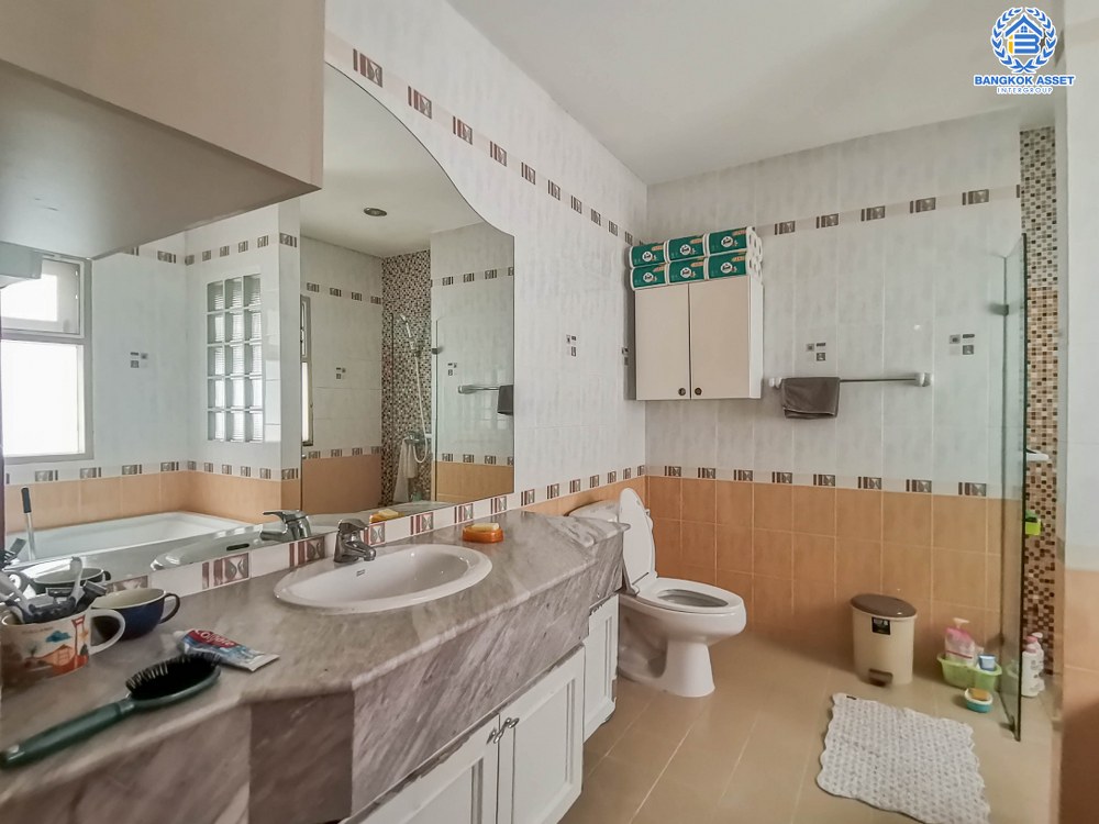 *****บ้านเดี่ยวมือสอง โครงการ เพอร์เฟคเพลส รัตนาธิเบศร์-ไทรม้า บ้านหลังใหญ่ พื้นที่กว่า 100 ตร.ว. ฟังก์ชัน 4 ห้องนอน 3 ห้องน้ำ 2 ที่จอดรถ พื้นที่ใช้สอยถึง 310 ตร.ม. แถมฟรี!! เครื่องปรับอากาศ ส่วนกลางโครงการครบครัน ที่สุดแห่งทำเลโซนเมืองเชื่อมสู่หลายเส้นทาง ใกล้รถไฟฟ้า "สถานีบางรักน้อยท่าอิฐ" และทางด่วน "ศรีรัช"