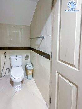 *****ทาวน์โฮมมือสองกรุงเทพมหานคร โครงการ บ้านกลางเมือง มอนติคาร์โล-รัชวิภา เนื้อที่กว้าง 21.3 ตร.ว. ฟังก์ชัน 3 ห้องนอน 4 ห้องน้ำ 2 ที่จอดรถ ตกแต่งใหม่ พร้อมอยู่ บนทำเลเยี่ยม เชื่อมต่อถนนวิภาวดีรังสิต เพียง 6 นาทีก็ถึงรถไฟฟ้าสายสีแดง "สถานีวัดเสมียนนารี" และใกล้ทางด่วน "ประชานุกูล"