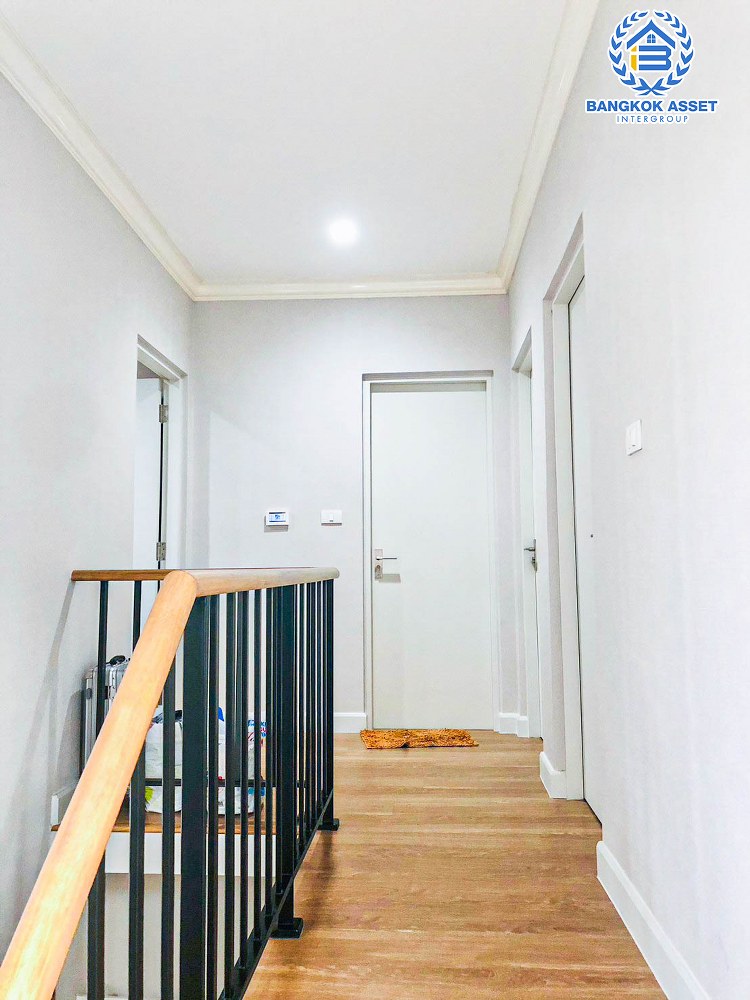 *****บ้านแฝดมือสอง โครงการ เวนิวโฟลว์ พระราม5 พร้อมอยู่ เนื้อที่ 38.80 ตร.ว. ฟังก์ชัน 3 ห้องนอน 3 ห้องน้ำ จอดรถได้ 2 คัน บนทำเลแห่งการเดินทาง เชื่อมถนนนครอินทร์ ใกล้โครงการรถไฟฟ้าสายสีม่วง "สถานีแยกติวานนท์" และจุดขึ้นทางด่วน "งามวงศ์วาน"