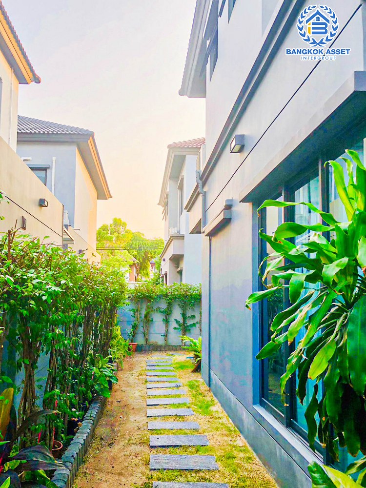 *****บ้านแฝดมือสอง โครงการ เวนิวโฟลว์ พระราม5 พร้อมอยู่ เนื้อที่ 38.80 ตร.ว. ฟังก์ชัน 3 ห้องนอน 3 ห้องน้ำ จอดรถได้ 2 คัน บนทำเลแห่งการเดินทาง เชื่อมถนนนครอินทร์ ใกล้โครงการรถไฟฟ้าสายสีม่วง "สถานีแยกติวานนท์" และจุดขึ้นทางด่วน "งามวงศ์วาน"