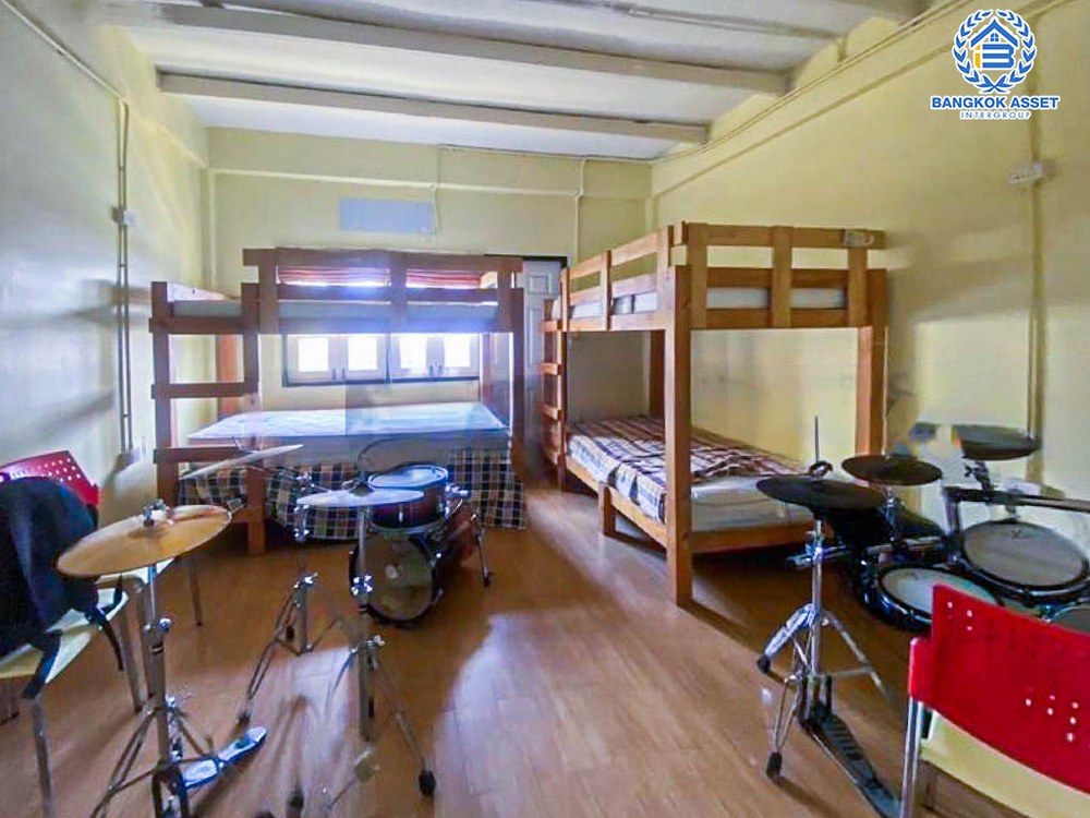 *****อาคารพาณิชย์ 4 ชั้น ซอยรามคำแหง24 เนื้อที่กว้างกว่า 40 ตร.ว. ฟังก์ชัน 12 ห้องนอน 14 ห้องน้ำ 2 ที่จอดรถ อาคารพาณิชย์ทำเลใจกลางเมือง เหมาะสำหรับเปิดธุรกิจ เชื่อมต่อถนนรามคำแหง ใกล้โครงการรถไฟฟ้าสายสีส้ม "สถานีรามคำแหง" และจุดขึ้นทางด่วน "พระราม9"