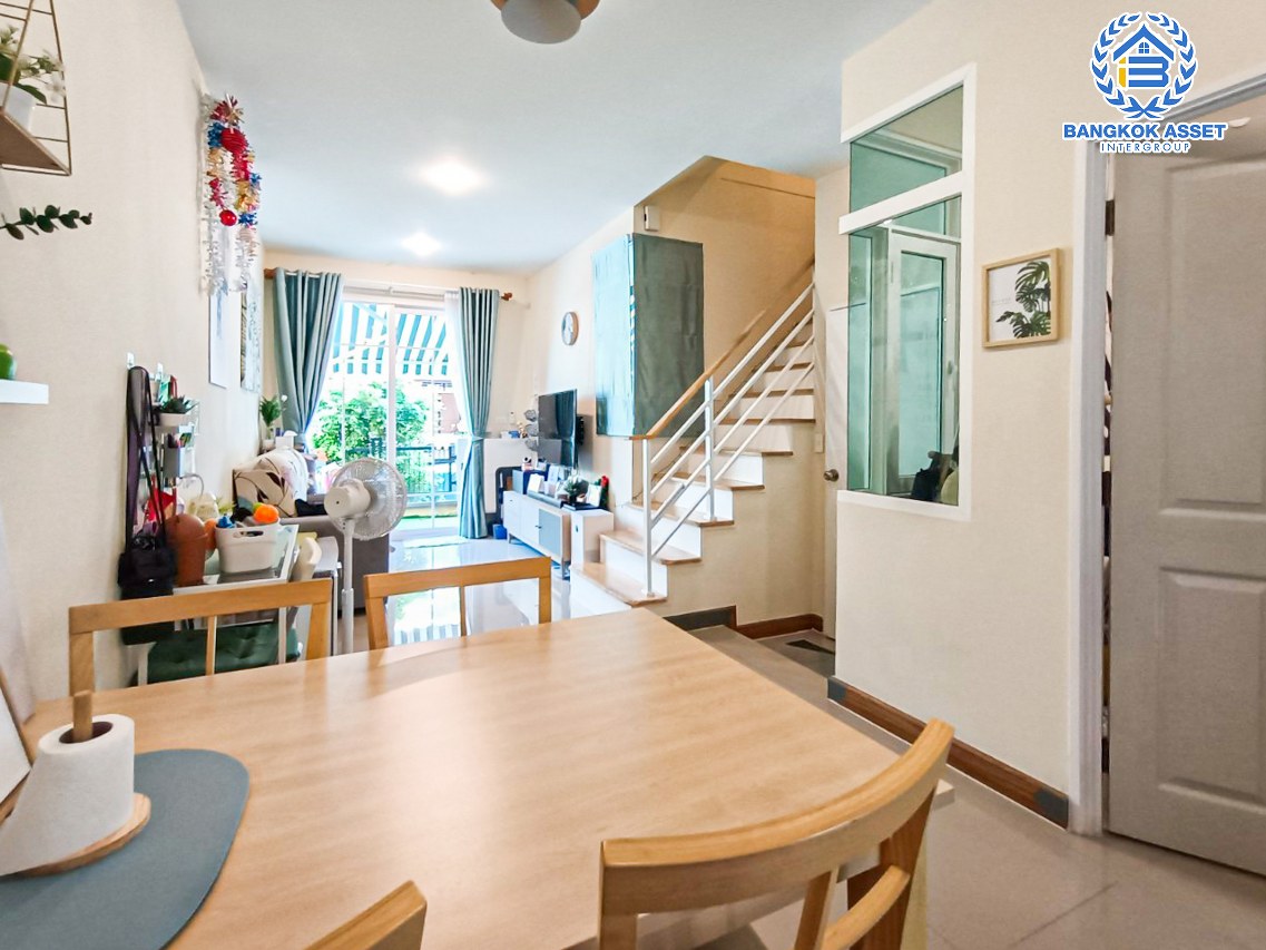 *****ทาวน์เฮ้าส์มือสองกรุงเทพมหานคร โครงการ โกลเด้นทาวน์ บางแค หลังมุม! เนื้อที่ 16.7 ตร.ว. ฟังก์ชัน 3 ห้องนอน 2 ห้องน้ำ 1 ที่จอดรถ แถมฟรี! 4 เครื่องปรับอากาศ 1 เครื่องทำน้ำอุ่น และเฟอร์นิเจอร์ทั้งหลัง บนทำเลเชื่อมต่อถนนกาญจนาภิเษก ใกล้รถไฟฟ้าสายสีน้ำเงิน "สถานีหลักสอง" และทางด่วน "พระราม 2"