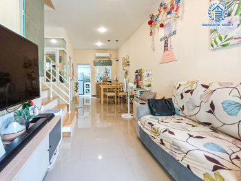 *****ทาวน์เฮ้าส์มือสองกรุงเทพมหานคร โครงการ โกลเด้นทาวน์ บางแค หลังมุม! เนื้อที่ 16.7 ตร.ว. ฟังก์ชัน 3 ห้องนอน 2 ห้องน้ำ 1 ที่จอดรถ แถมฟรี! 4 เครื่องปรับอากาศ 1 เครื่องทำน้ำอุ่น และเฟอร์นิเจอร์ทั้งหลัง บนทำเลเชื่อมต่อถนนกาญจนาภิเษก ใกล้รถไฟฟ้าสายสีน้ำเงิน "สถานีหลักสอง" และทางด่วน "พระราม 2"