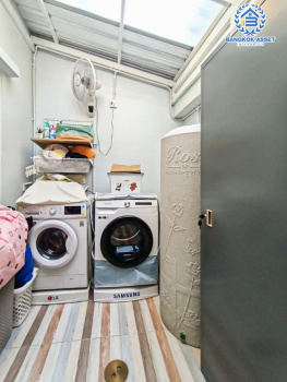 *****ทาวน์เฮ้าส์มือสองกรุงเทพมหานคร โครงการ โกลเด้นทาวน์ บางแค หลังมุม! เนื้อที่ 16.7 ตร.ว. ฟังก์ชัน 3 ห้องนอน 2 ห้องน้ำ 1 ที่จอดรถ แถมฟรี! 4 เครื่องปรับอากาศ 1 เครื่องทำน้ำอุ่น และเฟอร์นิเจอร์ทั้งหลัง บนทำเลเชื่อมต่อถนนกาญจนาภิเษก ใกล้รถไฟฟ้าสายสีน้ำเงิน "สถานีหลักสอง" และทางด่วน "พระราม 2"