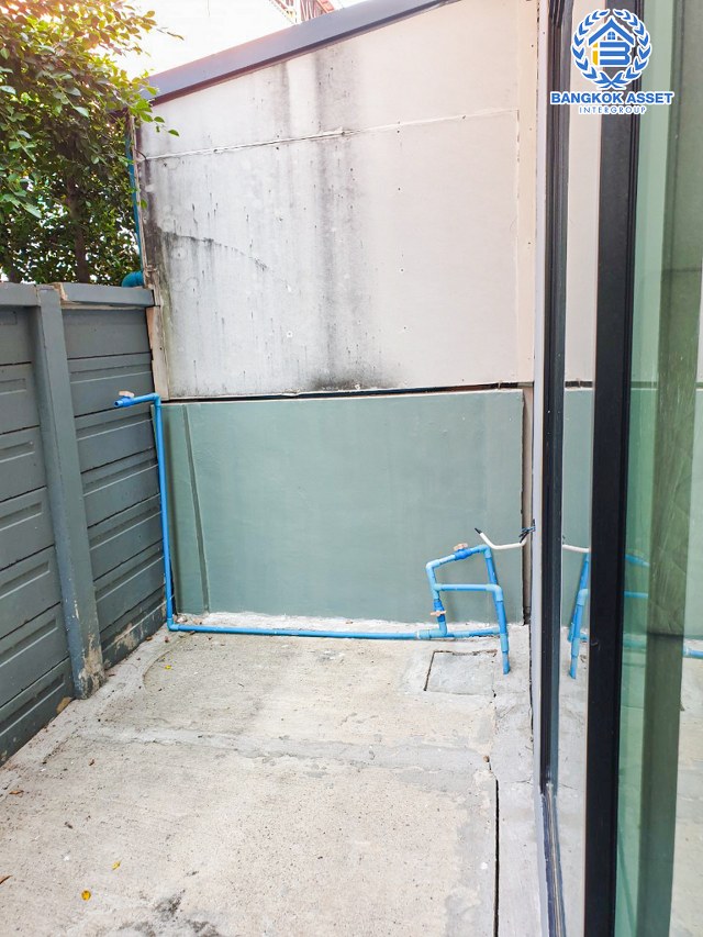 *****ทาวน์เฮ้าส์มือสองนนทบุรี หมู่บ้าน ลภาวัน23 สะพานนนทบุรี-บางบัวทอง เนื้อที่เกือบ 19 ตร.ว. ฟังก์ชัน 3 ห้องนอน 2 ห้องน้ำ 2 ที่จอดรถ บ้านใหม่ ไม่เคยเข้าอยู่ บนทำเลแห่งการเดินทาง เชื่อมต่อ ถนนสะพานนนทบุรี-บางบัวทอง, ถนนชัยพฤกษ์, ถนนศรีสมาน, ถนนราชพฤกษ์ จองเลย!