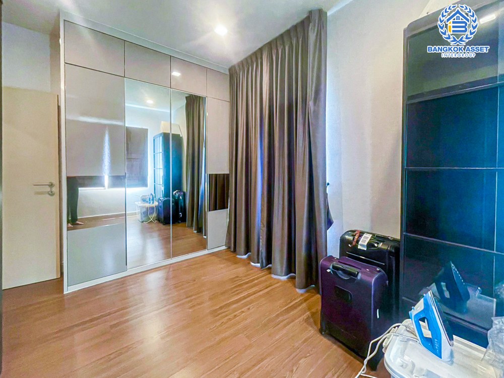 *****บ้านเดี่ยวมือสอง โครงการ สราญสิริ ติวานนท์-แจ้งวัฒนะ2 เนื้อที่ 52.90 ตร.ว. ฟังก์ชัน 3 ห้องนอน 3 ห้องน้ำ จอดรถได้ 2 คัน ดีไซน์ตอบโจทย์ทุกไลฟ์สไตล์  Living ชั้นบนกว้างขวาง โครงการทำเลติดถนนใหญ่ เชื่อมต่อถนนแจ้งวัฒนะ ถนนติวานนท์ ใกล้จุดขึ้น-ลงทางด่วน "ศรีสมาน"