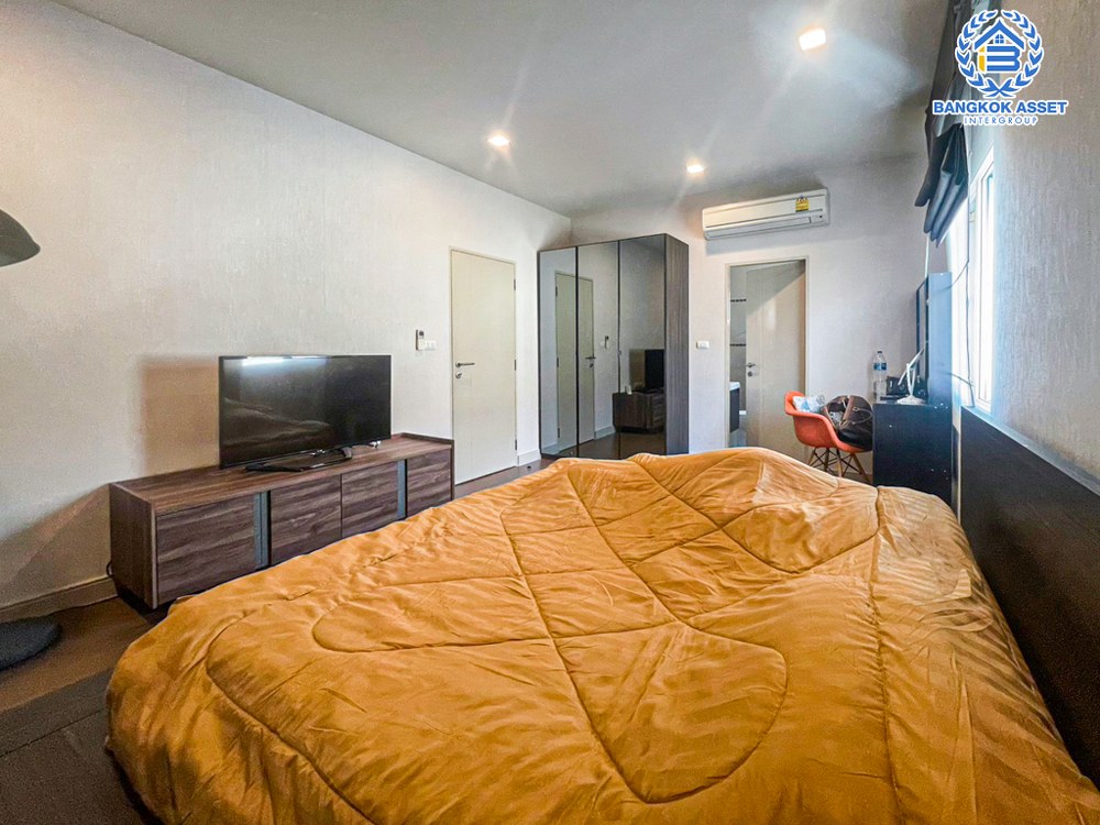 *****บ้านเดี่ยวมือสอง โครงการ สราญสิริ ติวานนท์-แจ้งวัฒนะ2 เนื้อที่ 52.90 ตร.ว. ฟังก์ชัน 3 ห้องนอน 3 ห้องน้ำ จอดรถได้ 2 คัน ดีไซน์ตอบโจทย์ทุกไลฟ์สไตล์  Living ชั้นบนกว้างขวาง โครงการทำเลติดถนนใหญ่ เชื่อมต่อถนนแจ้งวัฒนะ ถนนติวานนท์ ใกล้จุดขึ้น-ลงทางด่วน "ศรีสมาน"