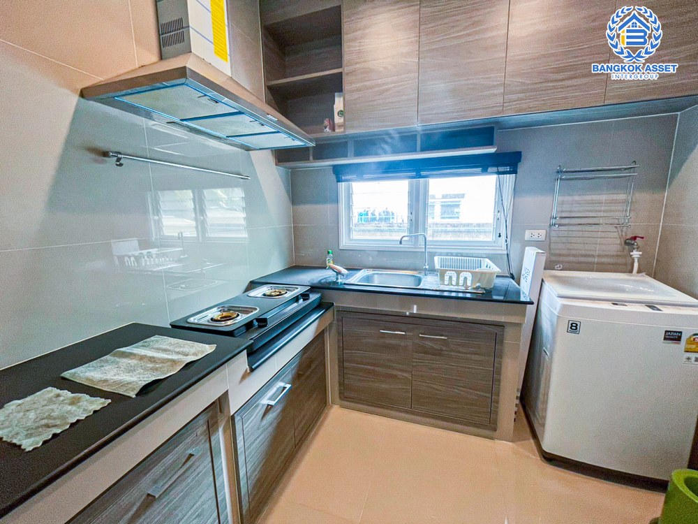 *****บ้านเดี่ยวมือสอง โครงการ สราญสิริ ติวานนท์-แจ้งวัฒนะ2 เนื้อที่ 52.90 ตร.ว. ฟังก์ชัน 3 ห้องนอน 3 ห้องน้ำ จอดรถได้ 2 คัน ดีไซน์ตอบโจทย์ทุกไลฟ์สไตล์  Living ชั้นบนกว้างขวาง โครงการทำเลติดถนนใหญ่ เชื่อมต่อถนนแจ้งวัฒนะ ถนนติวานนท์ ใกล้จุดขึ้น-ลงทางด่วน "ศรีสมาน"