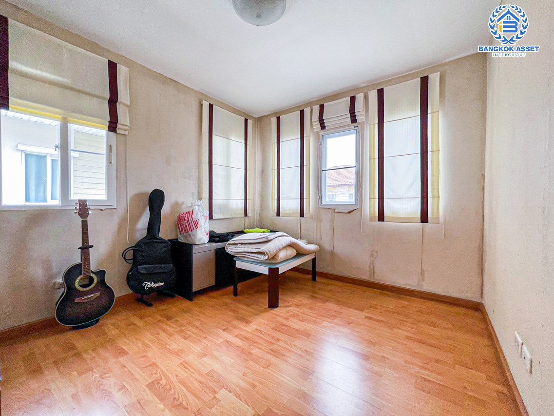 *****บ้านเดี่ยวมือสองนนทบุรี โครงการ พฤกษาวิลเลจ11 ท่าอิฐ หลังมุม! เนื้อที่กว้างมากถึง 60.3 ตร.ว. ฟังก์ชัน 3 ห้องนอน 2 ห้องน้ำ 2 ที่จอดรถ บ้านสวย สภาพดี บนทำเลศักยภาพ เชื่อมต่อ ถ.รัตนาธิเบศร์ และถ.ราชพฤกษ์ ใกล้รถไฟฟ้าสายสีม่วง "สถานีบางรักน้อยท่าอิฐ" จองด่วน!