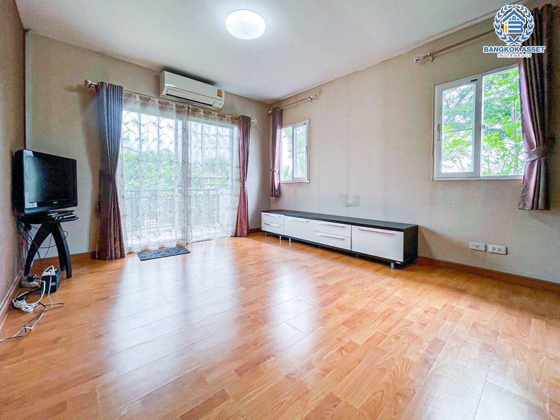 *****บ้านเดี่ยวมือสองนนทบุรี โครงการ พฤกษาวิลเลจ11 ท่าอิฐ หลังมุม! เนื้อที่กว้างมากถึง 60.3 ตร.ว. ฟังก์ชัน 3 ห้องนอน 2 ห้องน้ำ 2 ที่จอดรถ บ้านสวย สภาพดี บนทำเลศักยภาพ เชื่อมต่อ ถ.รัตนาธิเบศร์ และถ.ราชพฤกษ์ ใกล้รถไฟฟ้าสายสีม่วง "สถานีบางรักน้อยท่าอิฐ" จองด่วน!