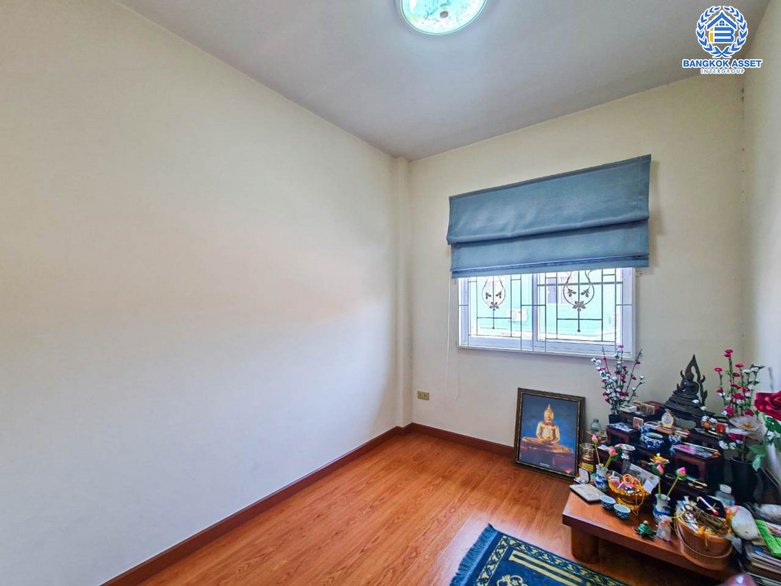 *****ทาวน์เฮ้าส์มือสองปทุมธานี หมู่บ้าน ซื่อตรง รังสิต-คลอง3 เนื้อที่กว้าง 33.3 ตร.ว. ฟังก์ชัน 3 ห้องนอน 2 ห้องน้ำ 2 ที่จอดรถ บ้านสภาพดี แถมฟรี! เครื่องปรับอากาศ, เครื่องทำน้ำอุ่น และเครื่องดูดควัน บนทำเลใกล้ดรีมเวิล์ด จะเข้าเมืองก็ได้ จะไปต่างจังหวัดก็สะดวก เชื่อมต่อถนนรังสิต-นครนายก, ถนนพหลโยธิน ใกล้ฟิวเจอร์พาร์ค รังสิต