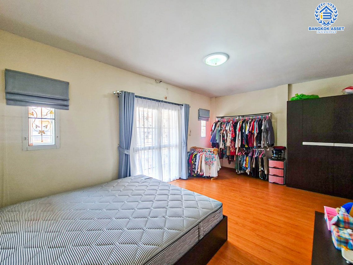 *****ทาวน์เฮ้าส์มือสองปทุมธานี หมู่บ้าน ซื่อตรง รังสิต-คลอง3 เนื้อที่กว้าง 33.3 ตร.ว. ฟังก์ชัน 3 ห้องนอน 2 ห้องน้ำ 2 ที่จอดรถ บ้านสภาพดี แถมฟรี! เครื่องปรับอากาศ, เครื่องทำน้ำอุ่น และเครื่องดูดควัน บนทำเลใกล้ดรีมเวิล์ด จะเข้าเมืองก็ได้ จะไปต่างจังหวัดก็สะดวก เชื่อมต่อถนนรังสิต-นครนายก, ถนนพหลโยธิน ใกล้ฟิวเจอร์พาร์ค รังสิต