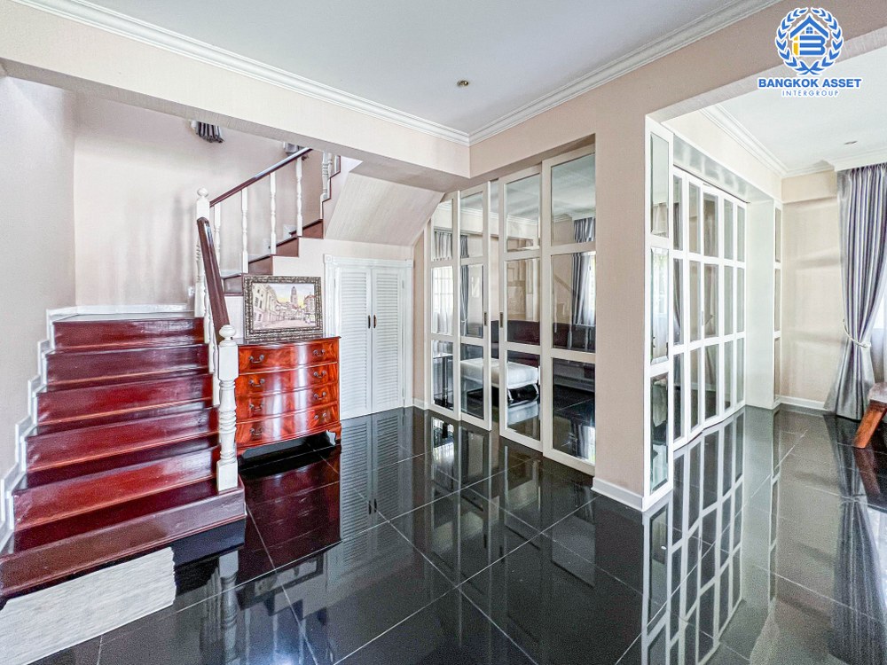 *****บ้านเดี่ยวมือสอง โครงการ อุทยานทอง แจ้งวัฒนะ หลังมุม เนื้อที่ 64 ตร.ว. ฟังก์ชัน 3 ห้องนอน 2 ห้องน้ำ 1 ที่จอดรถ ทำเลเดินทางสะดวก บนถนนแจ้งวัฒนะ อยู่ตรงข้ามเซ็นทรัลแจ้งวัฒนะ ใกล้รถไฟฟ้าสายสีชมพู "สถานีแจ้งวัฒนะ-ปากเกร็ด28" และจุดขึ้นทางด่วน "แจ้งวัฒนะ"