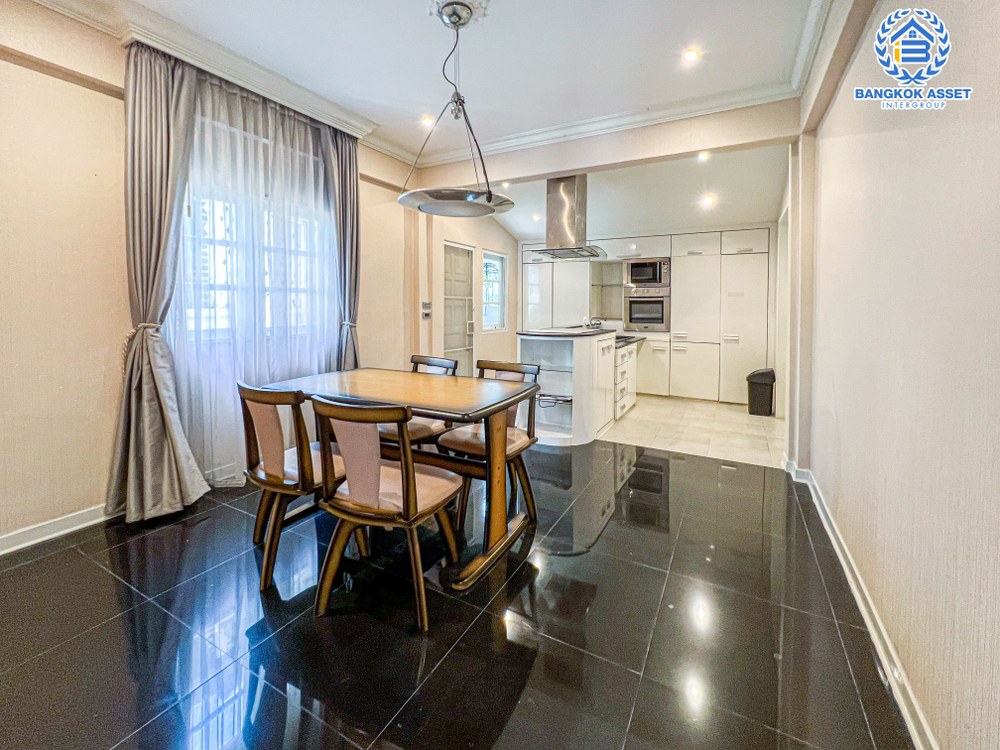 *****บ้านเดี่ยวมือสอง โครงการ อุทยานทอง แจ้งวัฒนะ หลังมุม เนื้อที่ 64 ตร.ว. ฟังก์ชัน 3 ห้องนอน 2 ห้องน้ำ 1 ที่จอดรถ ทำเลเดินทางสะดวก บนถนนแจ้งวัฒนะ อยู่ตรงข้ามเซ็นทรัลแจ้งวัฒนะ ใกล้รถไฟฟ้าสายสีชมพู "สถานีแจ้งวัฒนะ-ปากเกร็ด28" และจุดขึ้นทางด่วน "แจ้งวัฒนะ"