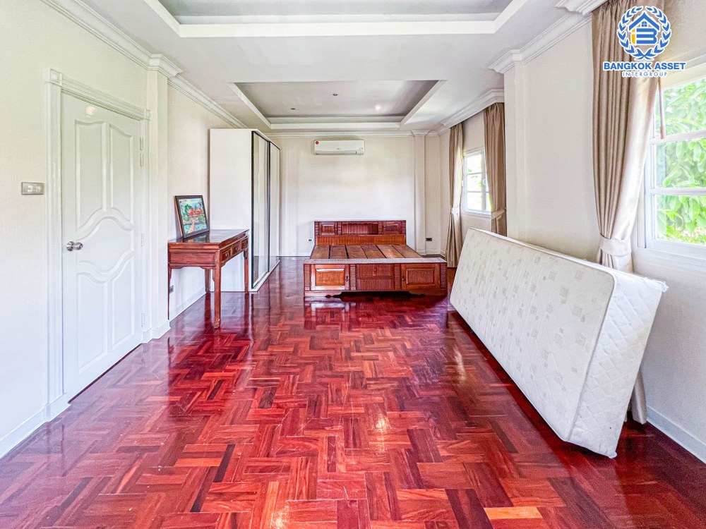 *****บ้านเดี่ยวมือสอง โครงการ อุทยานทอง แจ้งวัฒนะ หลังมุม เนื้อที่ 64 ตร.ว. ฟังก์ชัน 3 ห้องนอน 2 ห้องน้ำ 1 ที่จอดรถ ทำเลเดินทางสะดวก บนถนนแจ้งวัฒนะ อยู่ตรงข้ามเซ็นทรัลแจ้งวัฒนะ ใกล้รถไฟฟ้าสายสีชมพู "สถานีแจ้งวัฒนะ-ปากเกร็ด28" และจุดขึ้นทางด่วน "แจ้งวัฒนะ"