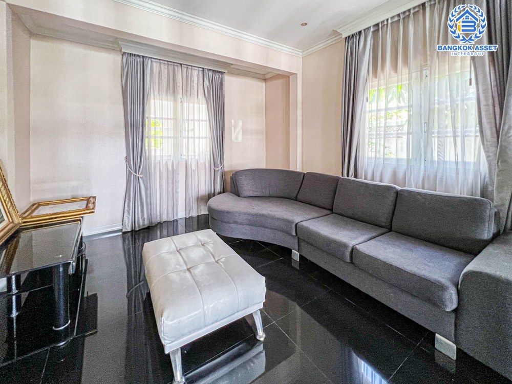 *****บ้านเดี่ยวมือสอง โครงการ อุทยานทอง แจ้งวัฒนะ หลังมุม เนื้อที่ 64 ตร.ว. ฟังก์ชัน 3 ห้องนอน 2 ห้องน้ำ 1 ที่จอดรถ ทำเลเดินทางสะดวก บนถนนแจ้งวัฒนะ อยู่ตรงข้ามเซ็นทรัลแจ้งวัฒนะ ใกล้รถไฟฟ้าสายสีชมพู "สถานีแจ้งวัฒนะ-ปากเกร็ด28" และจุดขึ้นทางด่วน "แจ้งวัฒนะ"