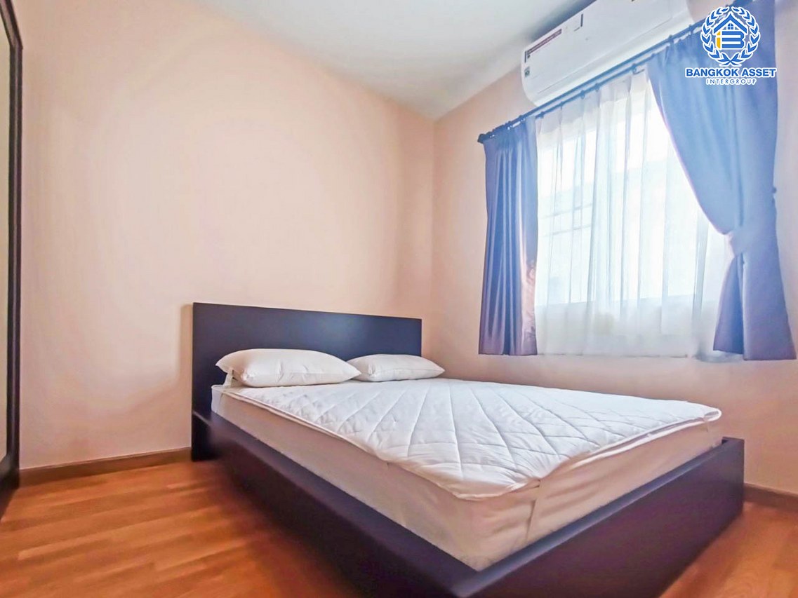 ทาวน์เฮ้าส์มือสองปทุมธานี โครงการ เจทาวน์ รังสิต-คลอง1 เนื้อที่เกือบ 18 ตร.ว. ฟังก์ชัน 4 ห้องนอน 2 ห้องน้ำ 1 ที่จอดรถ แถมฟรี! 4 เครื่องปรับอากาศ บนทำเลเข้า-ออกกรุงเทพฯ สะดวกสุดๆ เชื่อมต่อ ถนนรังสิต-นครนายก, ถนนพหลโยธิน ใกล้รถไฟฟ้าสายสีแดง "สถานีรังสิต" จองเลย!