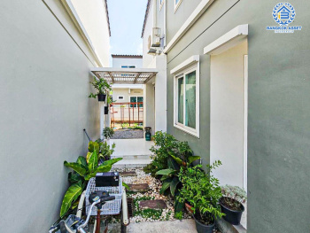 *****บ้านแฝดมือสอง โครงการ เดอะวิลเลจ กาญจนาภิเษก-ราชพฤกษ์2 เนื้อที่กว้าง 30 ตร.ว. ฟังก์ชัน 3 ห้องนอน 2 ห้องน้ำ 2 ที่จอดรถ มีพื้นที่กว้าง ภายในสภาพดีมาก ตกแต่งเรียบทันสมัย บนทำเลแห่งการเดินทาง เชื่อมต่อถนนชัยพฤกษ์, ถนนกาญจนาภิเษก, ถนนบ้านกล้วย-ไทรน้อย ใกล้รถไฟฟ้าสายสีม่วง "สถานีคลองบางไผ่"