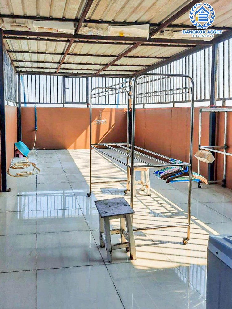 *****อาคารพาณิชย์มือสอง สูง 4 ชั้น สายทิพย์วิลล่า เพชรเกษม เนื้อที่ 17.60 ตร.ว ฟังก์ชัน 2 ห้องนอน 2 ห้องน้ำ 1 ที่จอดรถ บนทำเลศักยภาพ เหมาะกับการทำธุรกิจ ติดถนนเลียบคลองภาษีเจริญฝั่งใต้ เหมาะสมกับทุกครอบครัว ใกล้รถไฟฟ้าสายสีน้ำเงิน "สถานีหลักสอง" และจุดขึ้นทางด่วน "พระราม2"