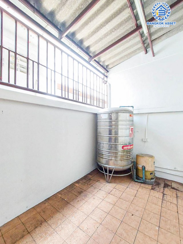 *****ทาวน์เฮ้าส์มือสองนนทบุรี หมู่บ้าน บิวตี้เฮาส์3 ราชพฤกษ์ เนื้อที่กว้าง 23.3 ตร.ว. ฟังก์ชัน 3 ห้องนอน 2 ห้องน้ำ 1 ที่จอดรถ บ้านพร้อมอยู่ แถมฟรี! 3 เครื่องปรับอากาศ บนทำเลเชื่อมต่อ ถนนราชพฤกษ์, ถนนบางกรวย-จงถนอม, ถนนนครอินทร์, ถนนรัตนาธิเบศร์ ใกล้ทางด่วน "ศรีรัช"