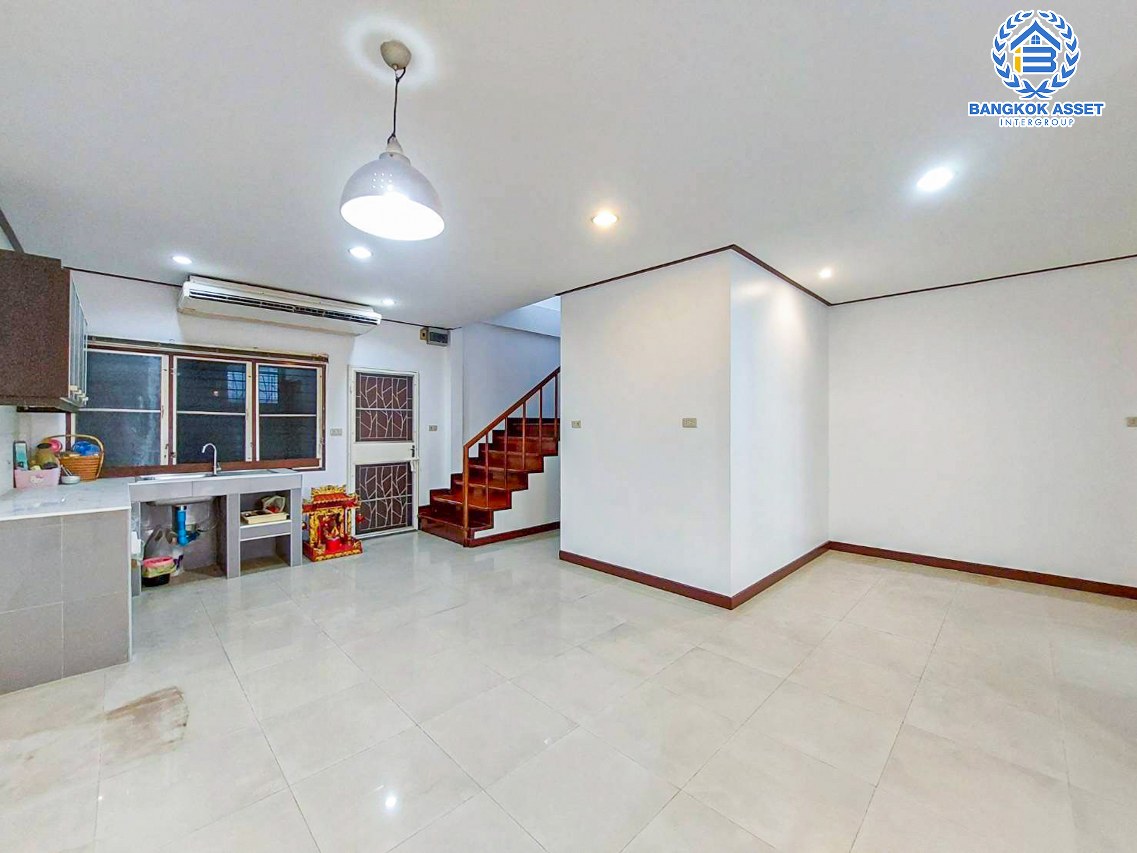 *****ทาวน์เฮ้าส์มือสองนนทบุรี หมู่บ้าน บิวตี้เฮาส์3 ราชพฤกษ์ เนื้อที่กว้าง 23.3 ตร.ว. ฟังก์ชัน 3 ห้องนอน 2 ห้องน้ำ 1 ที่จอดรถ บ้านพร้อมอยู่ แถมฟรี! 3 เครื่องปรับอากาศ บนทำเลเชื่อมต่อ ถนนราชพฤกษ์, ถนนบางกรวย-จงถนอม, ถนนนครอินทร์, ถนนรัตนาธิเบศร์ ใกล้ทางด่วน "ศรีรัช"