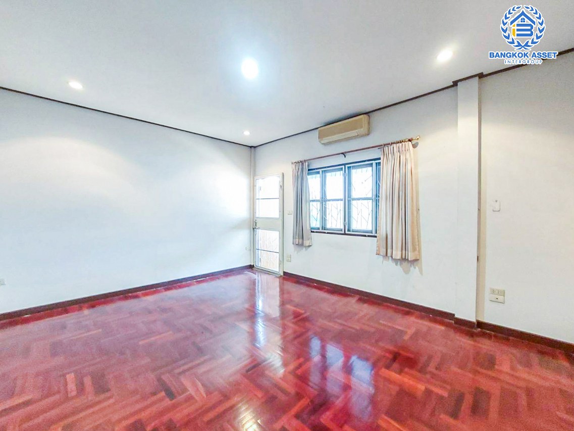 *****ทาวน์เฮ้าส์มือสองนนทบุรี หมู่บ้าน บิวตี้เฮาส์3 ราชพฤกษ์ เนื้อที่กว้าง 23.3 ตร.ว. ฟังก์ชัน 3 ห้องนอน 2 ห้องน้ำ 1 ที่จอดรถ บ้านพร้อมอยู่ แถมฟรี! 3 เครื่องปรับอากาศ บนทำเลเชื่อมต่อ ถนนราชพฤกษ์, ถนนบางกรวย-จงถนอม, ถนนนครอินทร์, ถนนรัตนาธิเบศร์ ใกล้ทางด่วน "ศรีรัช"