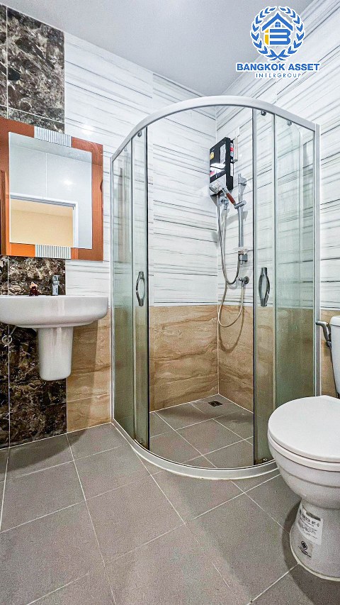 *****ทาวน์เฮ้าส์มือสองนนทบุรี โครงการ โกลเด้นทาวน์ วงศ์สว่าง-แคราย เนื้อที่ 17.6 ตร.ว. ฟังก์ชัน 3 ห้องนอน 2 ห้องน้ำ 1 ที่จอดรถ แถมฟรี! เครื่องปรับอากาศ, เครื่องทำน้ำอุ่น บนทำเลเดินทางสะดวก เชื่อมต่อถนนรัตนาธิเบศร์, ถนนติวานนท์, ถนนเลี่ยงเมืองนนทบุรี ใกล้ทางด่วน "งามวงศ์วาน" และรถไฟฟ้าสายสีม่วง "สถานีแยกนนทบุรี1"