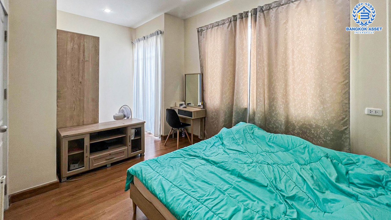 *****ทาวน์เฮ้าส์มือสองนนทบุรี โครงการ โกลเด้นทาวน์ วงศ์สว่าง-แคราย เนื้อที่ 17.6 ตร.ว. ฟังก์ชัน 3 ห้องนอน 2 ห้องน้ำ 1 ที่จอดรถ แถมฟรี! เครื่องปรับอากาศ, เครื่องทำน้ำอุ่น บนทำเลเดินทางสะดวก เชื่อมต่อถนนรัตนาธิเบศร์, ถนนติวานนท์, ถนนเลี่ยงเมืองนนทบุรี ใกล้ทางด่วน "งามวงศ์วาน" และรถไฟฟ้าสายสีม่วง "สถานีแยกนนทบุรี1"