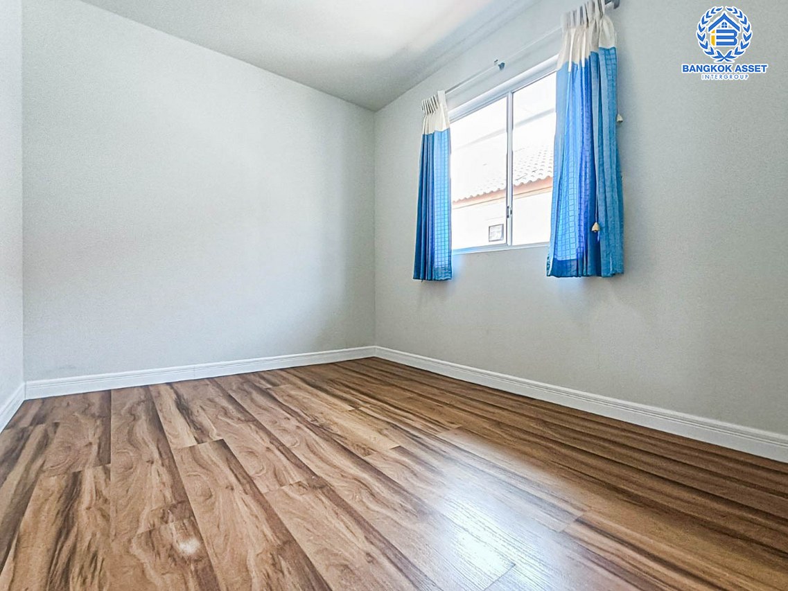 ทาวน์เฮ้าส์มือสองนนทบุรี โครงการ พฤกษาวิลล์11 นครอินทร์ เนื้อที่ 18 ตร.ว. ฟังก์ชัน 3 ห้องนอน 2 ห้องน้ำ 1 ที่จอดรถ รีโนเวทใหม่ทั้งหลัง แถมฟรี! 3 เครื่องปรับอากาศ 1 เครื่องทำน้ำอุ่น บนทำเลแห่งการเดินทาง ใกล้รถไฟฟ้าสายสีม่วง "สถานีแยกติวานนท์" และจุดขึ้นทางด่วน "พระราม 7"...