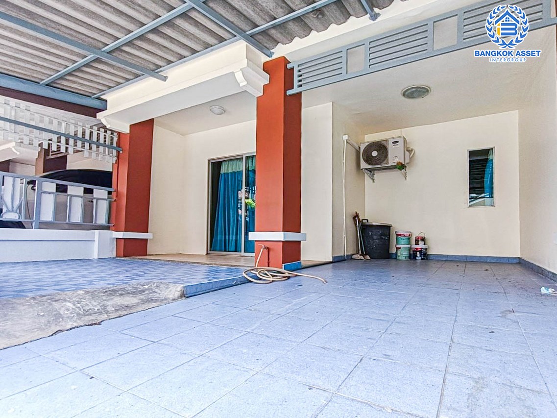 ทาวน์เฮ้าส์มือสองนนทบุรี โครงการ พฤกษาวิลล์11 นครอินทร์ เนื้อที่ 18 ตร.ว. ฟังก์ชัน 3 ห้องนอน 2 ห้องน้ำ 1 ที่จอดรถ รีโนเวทใหม่ทั้งหลัง แถมฟรี! 3 เครื่องปรับอากาศ 1 เครื่องทำน้ำอุ่น บนทำเลแห่งการเดินทาง ใกล้รถไฟฟ้าสายสีม่วง "สถานีแยกติวานนท์" และจุดขึ้นทางด่วน "พระราม 7"...