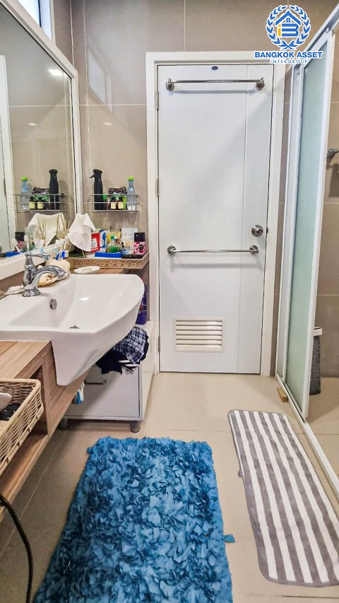 *****ทาวน์เฮ้าส์มือสองนนทบุรี โครงการ พฤกษาวิลล์98 นครอินทร์ หลังมุม! เนื้อที่กว้างขวางเกือบ 24 ตร.ว. ฟังก์ชัน 2 ห้องนอน 2 ห้องน้ำ 1 ที่จอดรถ บ้านพร้อมอยู่ ต่อเติมทั้งหลัง ขายเท่าทุน บนทำเลเยี่ยม เชื่อมต่อถนนราชพฤกษ์, ถนนนครอินทร์, ถนนบางกรวย-ไทรน้อย ใกล้ทางด่วน "ศรีรัช"