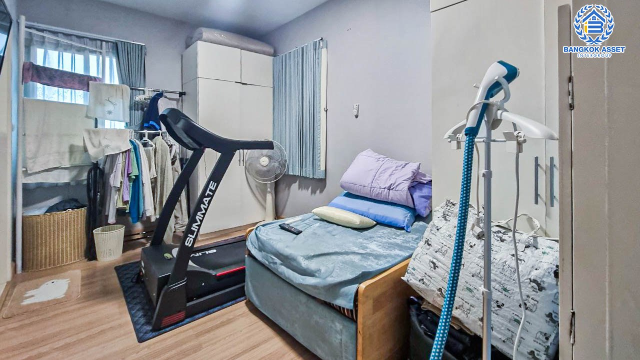 *****ทาวน์เฮ้าส์มือสองนนทบุรี โครงการ พฤกษาวิลล์98 นครอินทร์ หลังมุม! เนื้อที่กว้างขวางเกือบ 24 ตร.ว. ฟังก์ชัน 2 ห้องนอน 2 ห้องน้ำ 1 ที่จอดรถ บ้านพร้อมอยู่ ต่อเติมทั้งหลัง ขายเท่าทุน บนทำเลเยี่ยม เชื่อมต่อถนนราชพฤกษ์, ถนนนครอินทร์, ถนนบางกรวย-ไทรน้อย ใกล้ทางด่วน "ศรีรัช"