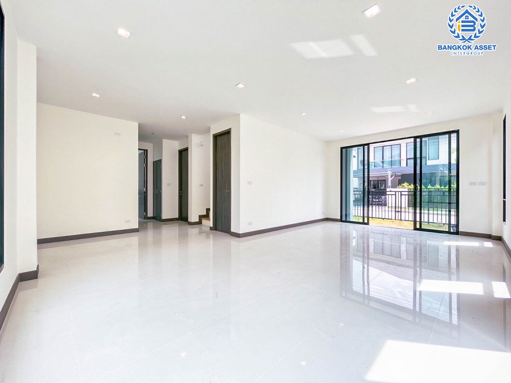 *****บ้านเดี่ยวมือสอง โครงการ สัมมากร ชัยพฤกษ์-แจ้งวัฒนะ เนื้อที่ 57.90 ตร.ว. ฟังก์ชัน 3 ห้องนอน 3 ห้องน้ำ 2 ที่จอดรถ บ้านใหม่ไม่เคยเข้าอยู่ ภายในสภาพดีเยี่ยม โครงการตั้งบนทำเลเดินทางสะดวก เชื่อมต่อถนนชัยพฤกษ์ ใกล้รถไฟฟ้าสายสีชมพู "สถานีปากเกร็ด"  และจุดขึ้นทางด่วน "แจ้งวัฒนะ"